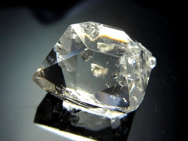 ウィンドウ水晶とは 産地や形状など水晶が持つ特徴