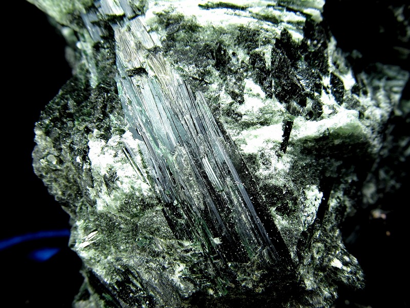 ベルデライトとは？産地・硬度と天然石の特徴
